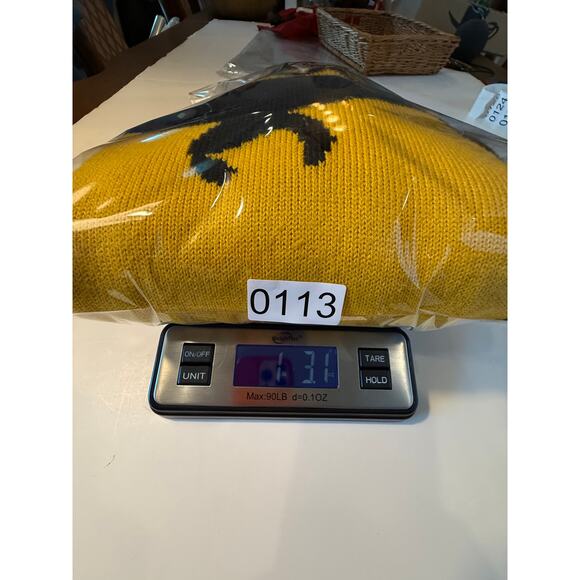 Wu-Tang Clan Sweater Medium Black Yellow Logo Hip Hop Streetwear 2016 - Picture 8 of 8